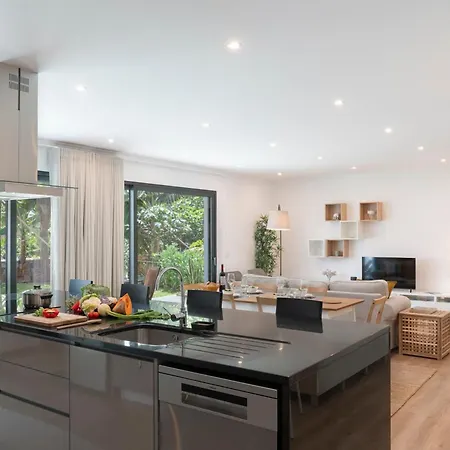 Germana House By An Island Дом отдыха Понта-ду-Сол