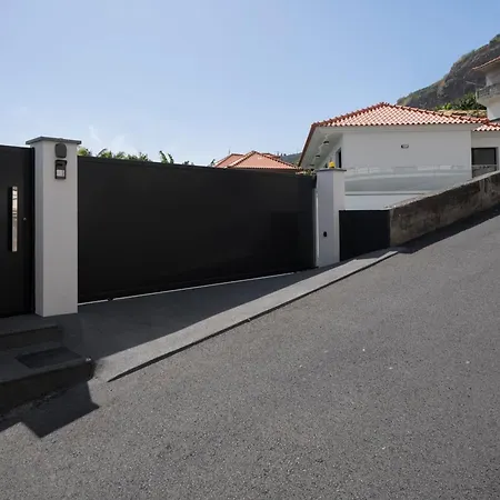 Germana House By An Island * Ponta do Sol (Madeira)