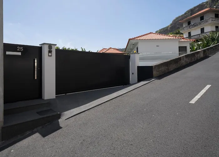Germana House By An Island * Ponta do Sol (Madeira)